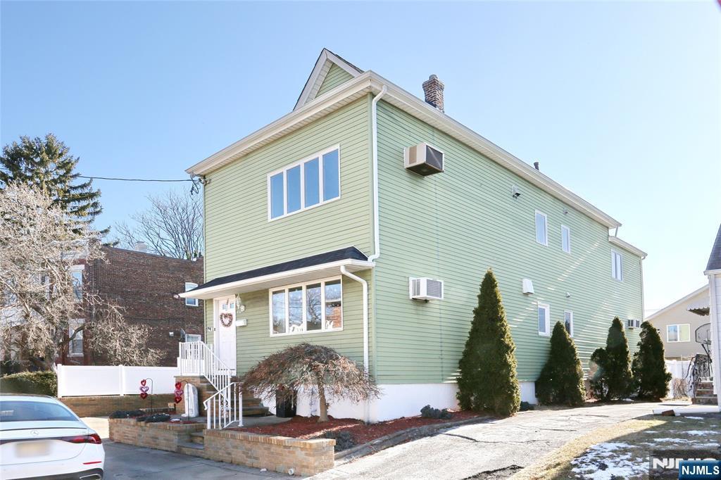 492 Madeline Avenue 2 - Photo 1