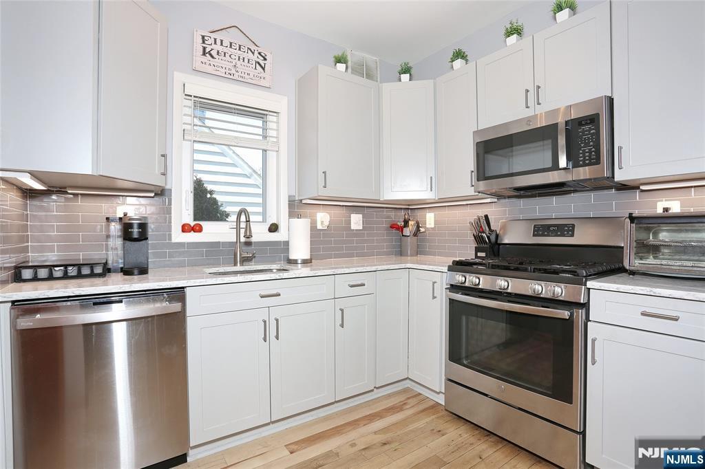 492 Madeline Avenue 2 - Photo 3