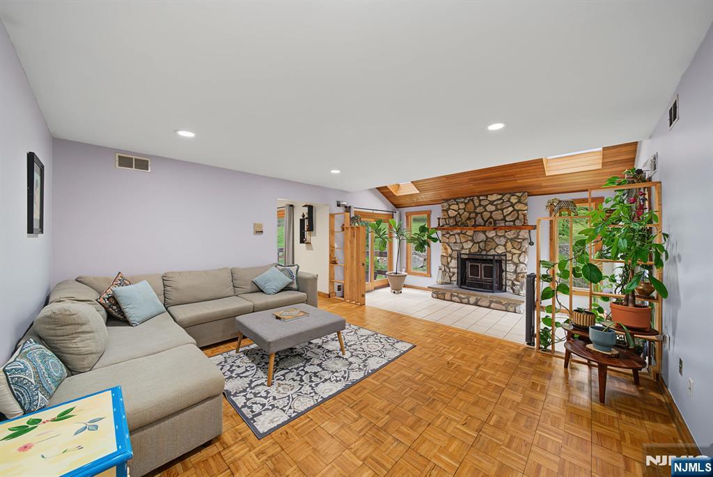 4 Skytop Drive — photo 11