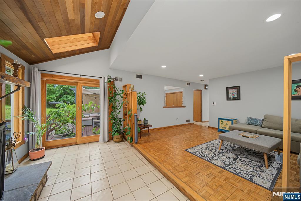4 Skytop Drive — photo 14