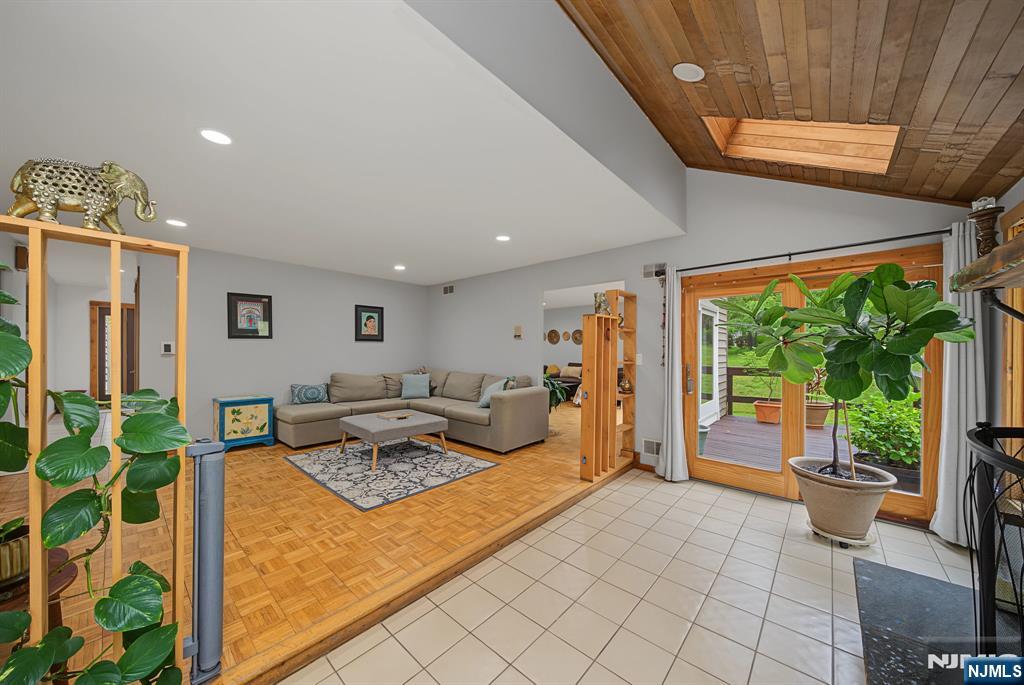 4 Skytop Drive — photo 15