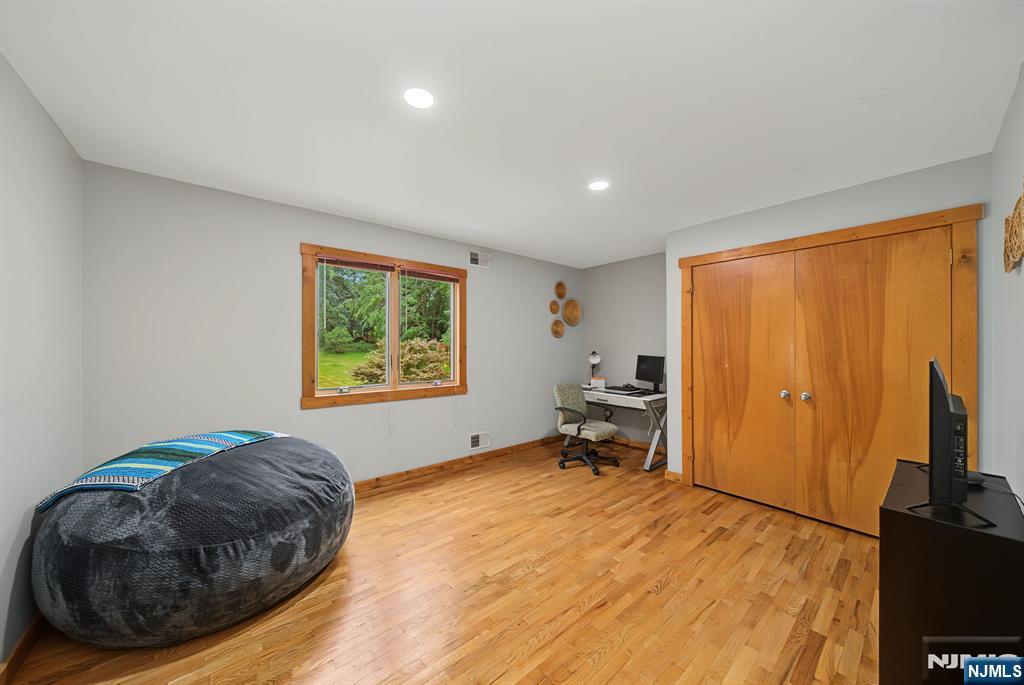 4 Skytop Drive — photo 37