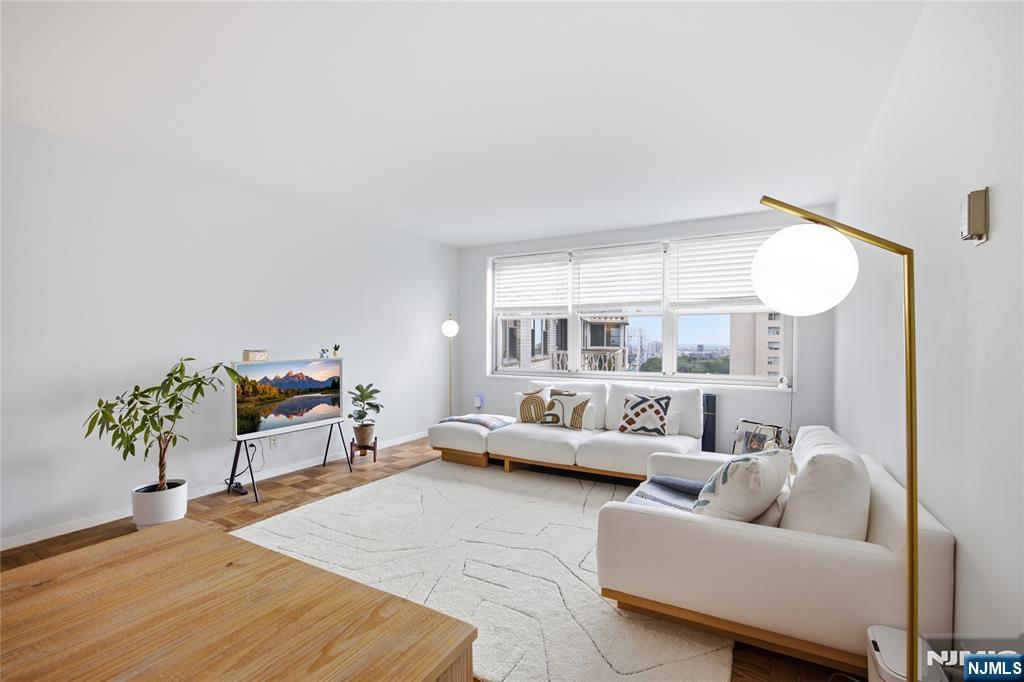 2100 Linwood Ave #20N, Fort Lee, NJ 07024