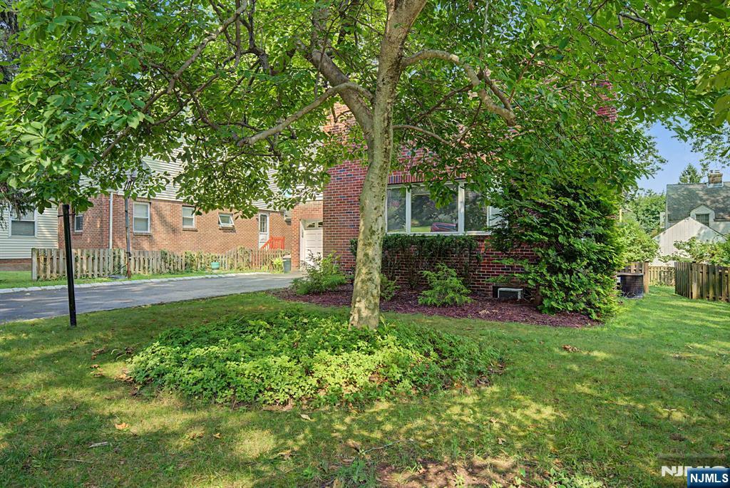 34 Esmond Place - Photo 4
