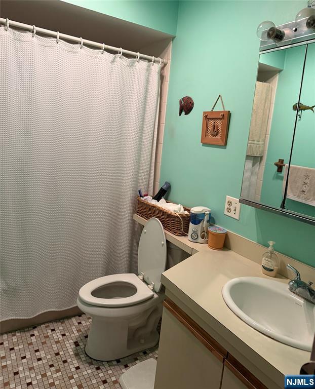 2nd image of 100 Pierson Miller Dr, Pompton Lakes, NJ 07442