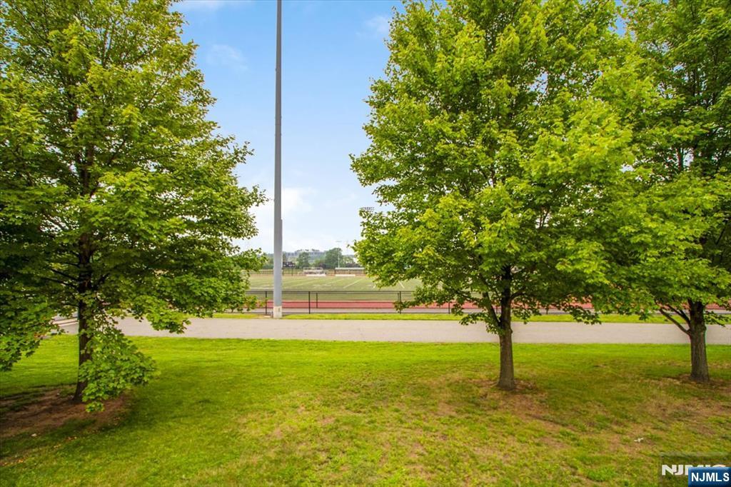 825 Riverside #B202, Lyndhurst, NJ 07071
