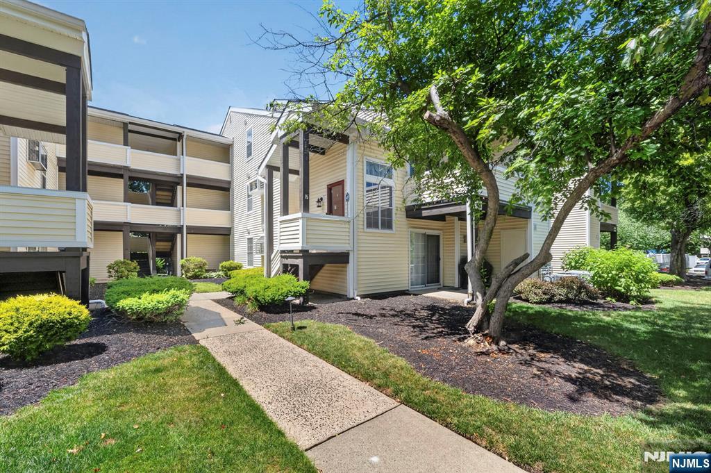2nd image of 121 Country Club Dr #10, Union, NJ 07083 | MLS# 26026317