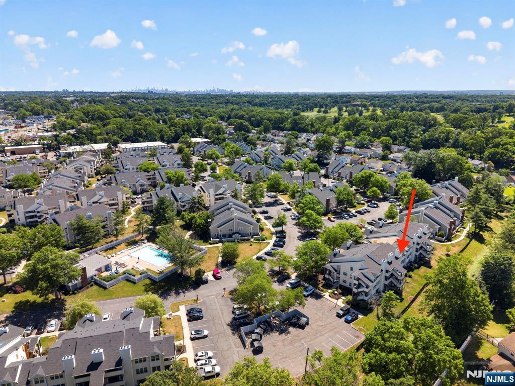 2nd image of 121 Country Clb Dr, Union, NJ 07083