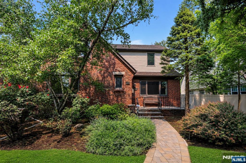 1330 Pennington Rd, Teaneck, NJ 07666