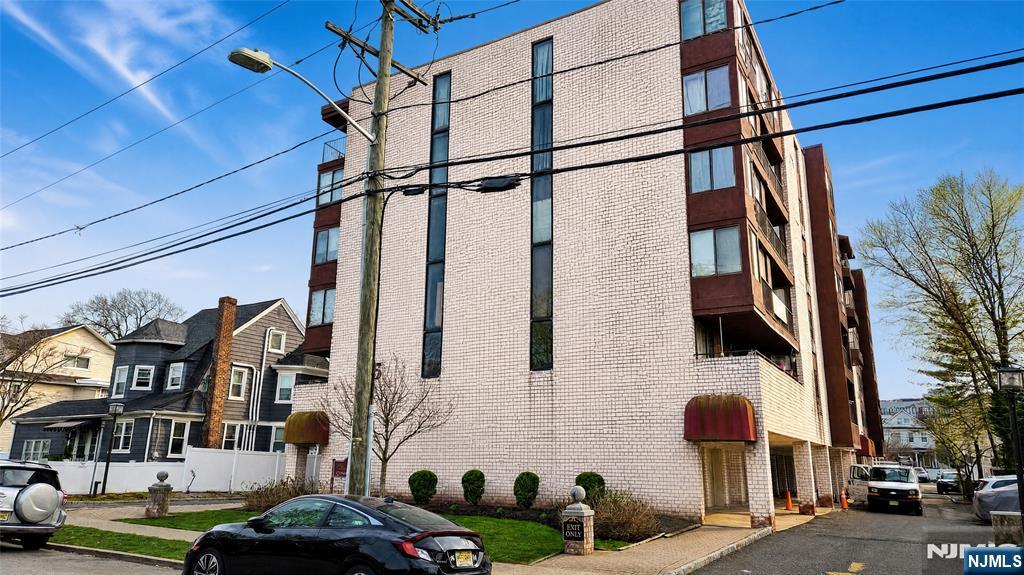 55 Clinton Pl #304, Hackensack, NJ 07601