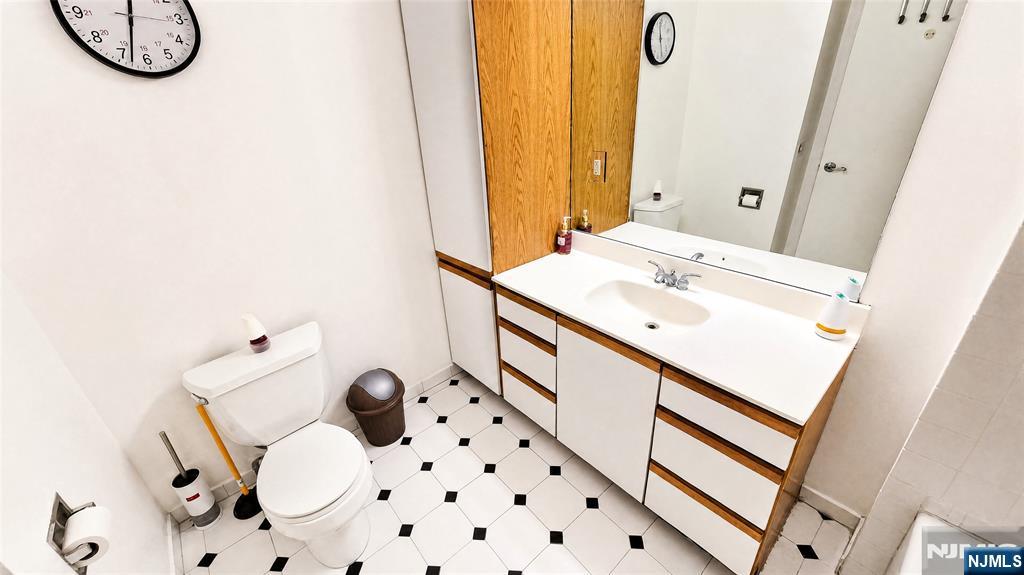 55 Clinton Pl #304, Hackensack, NJ 07601