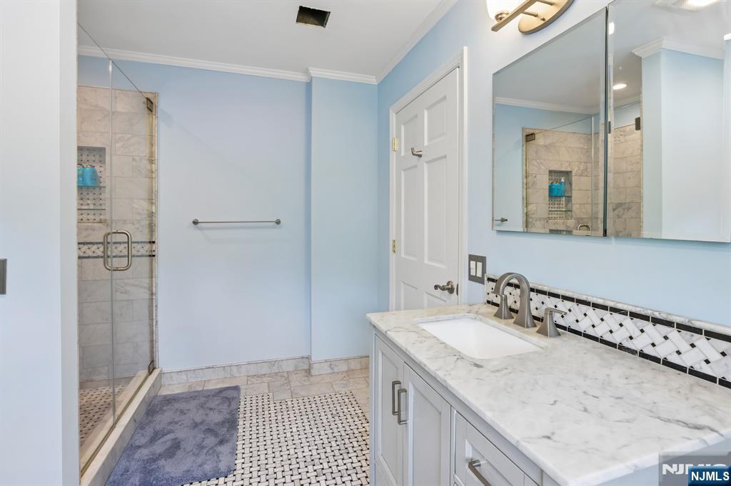 757 Kinderkamack Road — photo 29