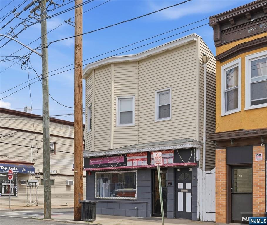 598 Van Houten Avenue — photo 2