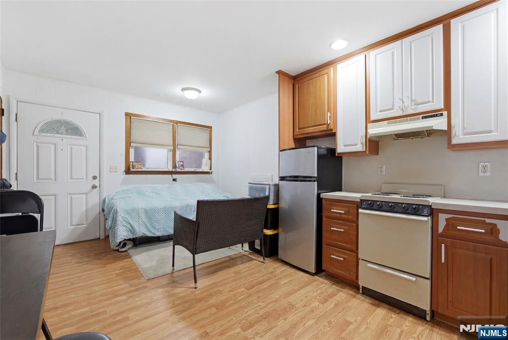 598 Van Houten Avenue — photo 22
