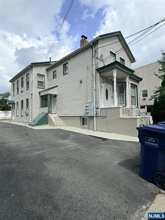 57 Grove St, Hackensack, NJ 07601