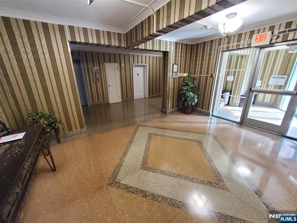 2330 Linwood Ave #2D, Fort Lee, NJ 07024