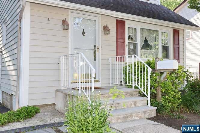 Homes for sale in Bergenfield, NJ | 49 S Franklin Ave, Bergenfield, NJ 07621 | MLS# 26026352