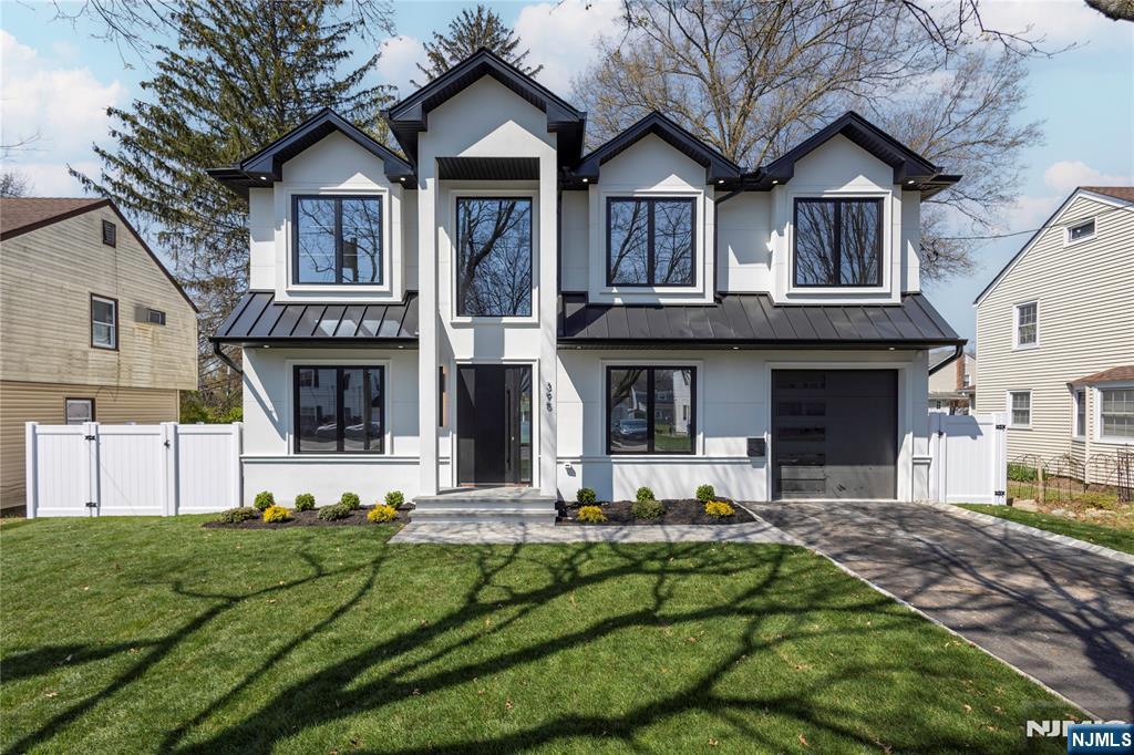 395 Hickory Ave, Paramus, NJ 07652