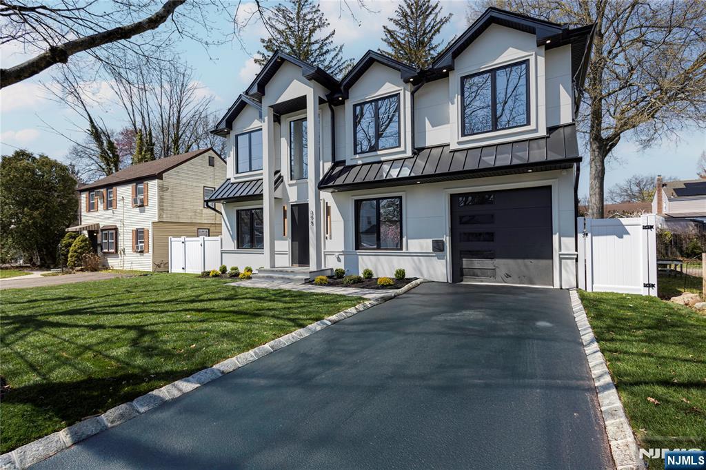 395 Hickory Ave, Paramus, NJ 07652