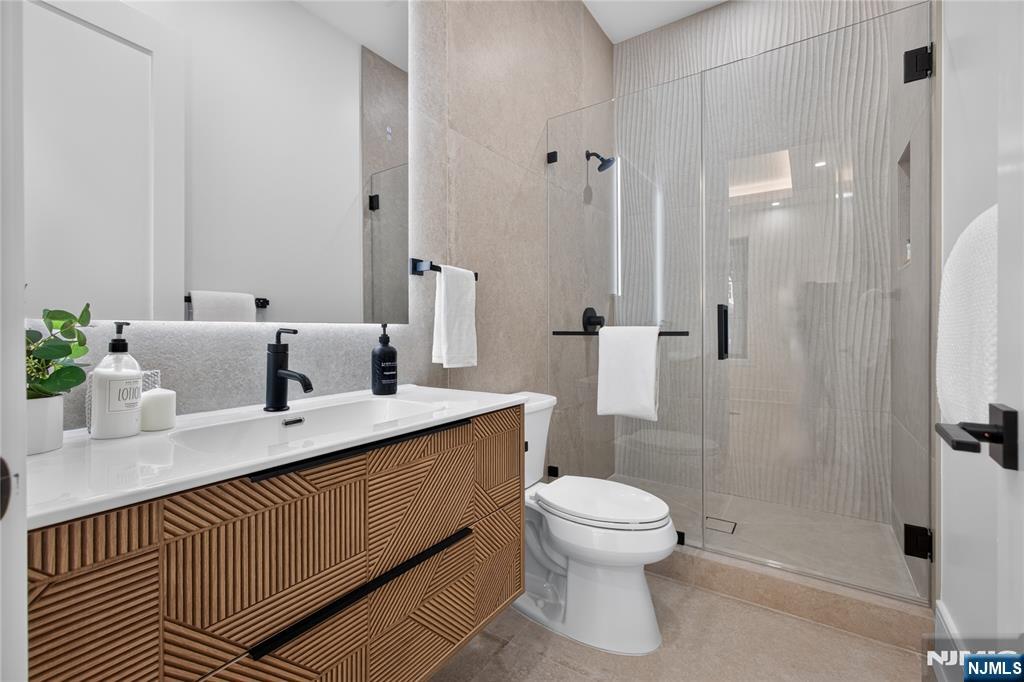 395 Hickory Avenue — photo 30
