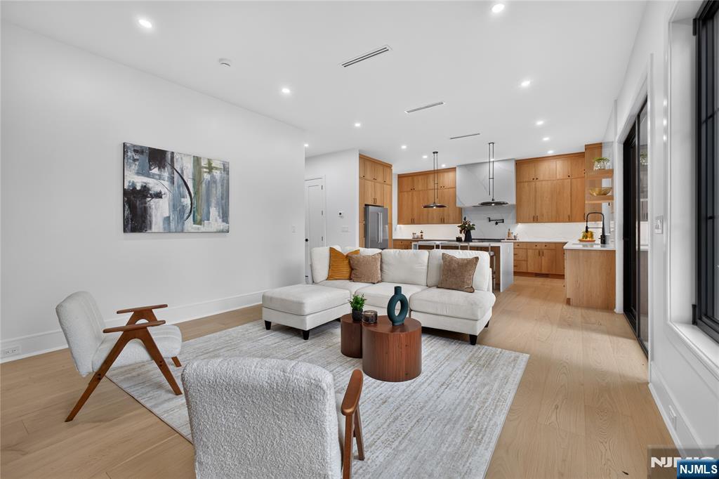 395 Hickory Avenue — photo 8