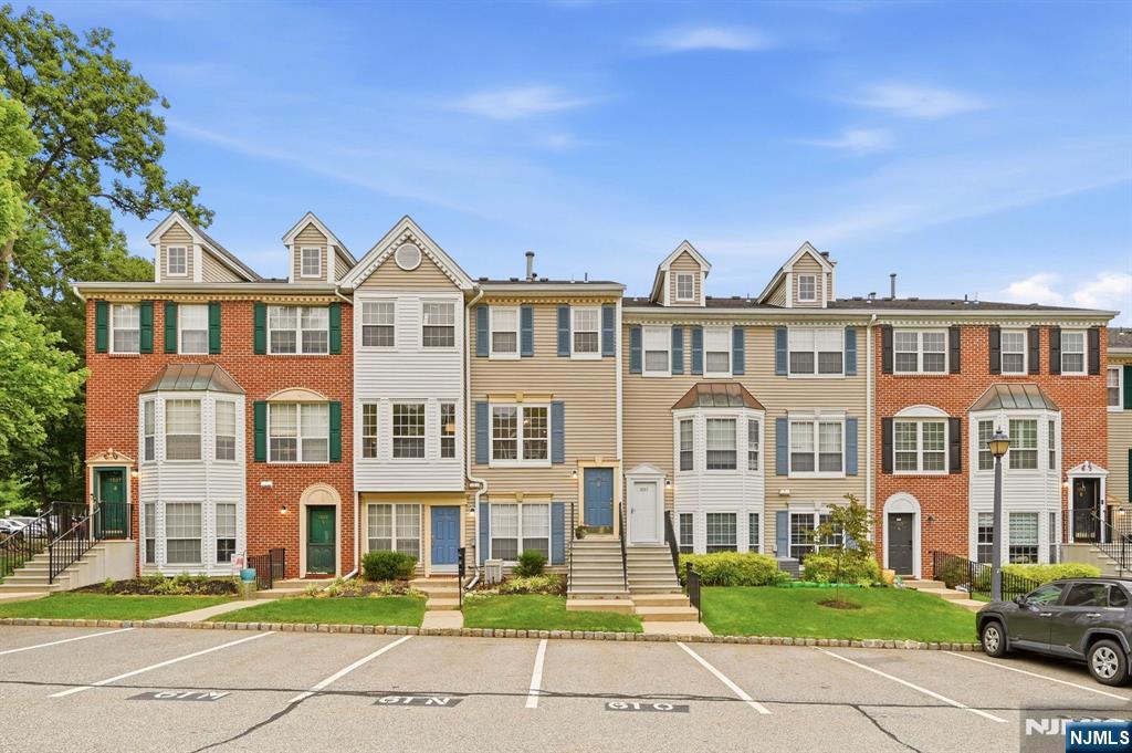 1204 Sycamore Ln, Mahwah, NJ 07430