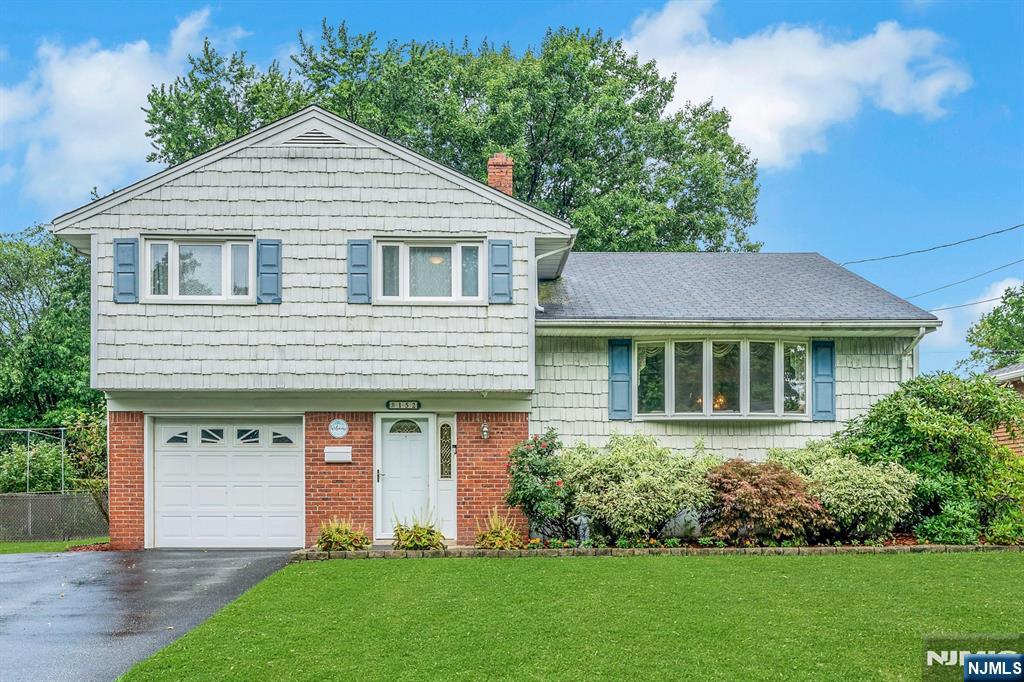 152 Sunset Street - Photo 1