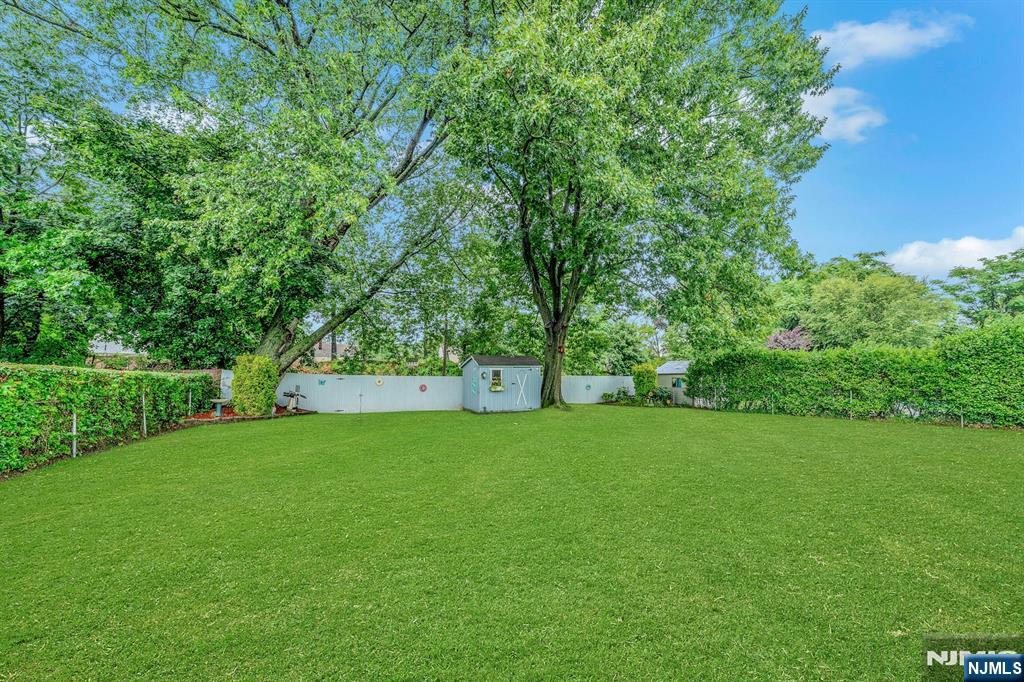 152 Sunset St, Dumont, NJ 07628