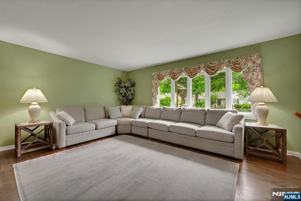 152 Sunset Street - Photo 4