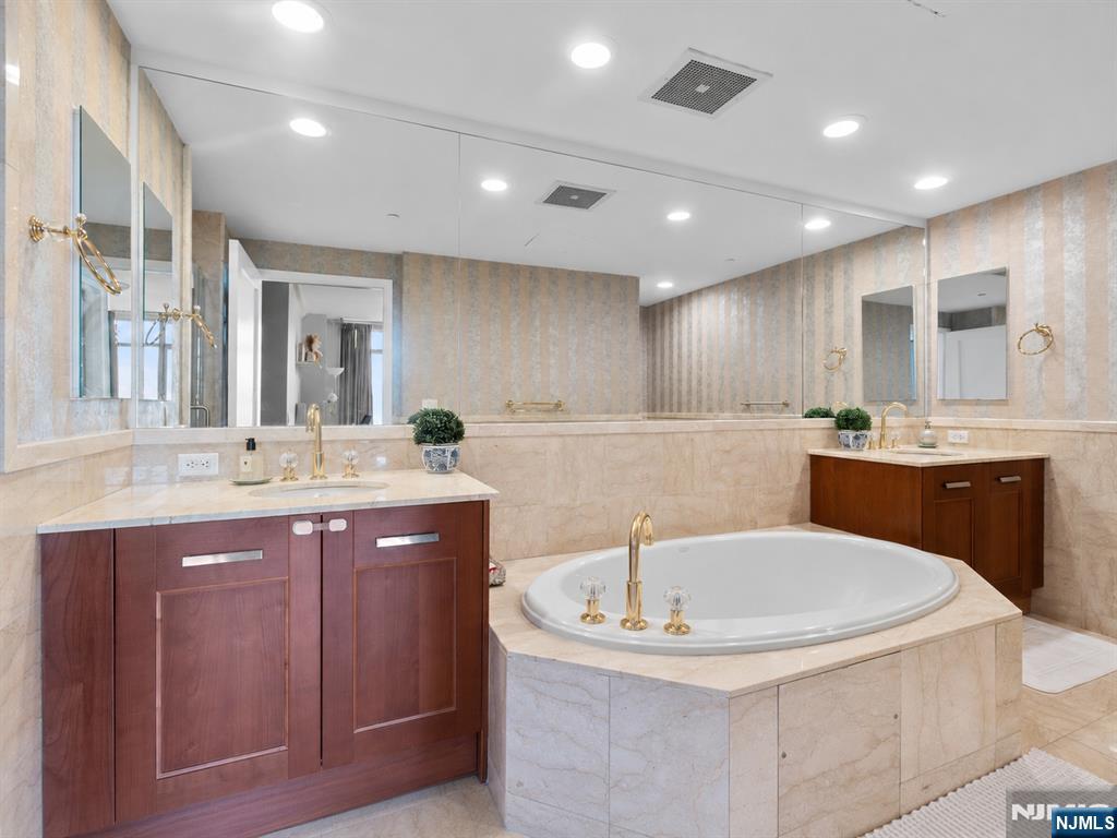 8100 River Road #1005 — photo 9