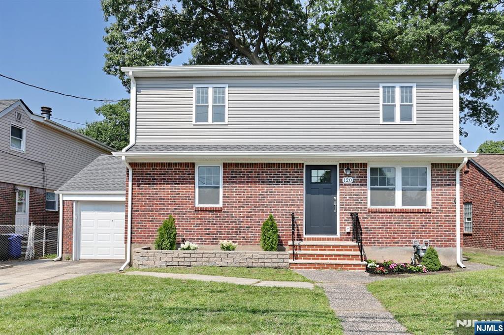 120 E 54th Street - Photo 1