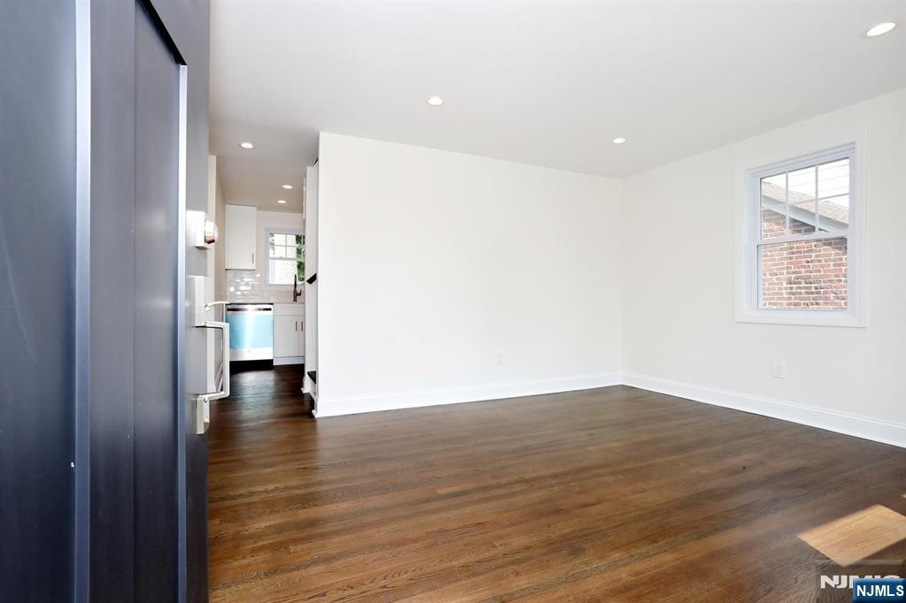 120 E 54th Street - Photo 3