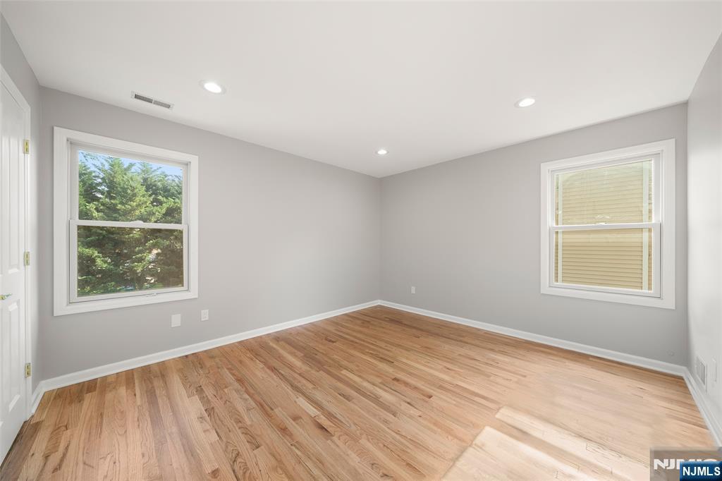 15 Laurel Avenue — photo 16