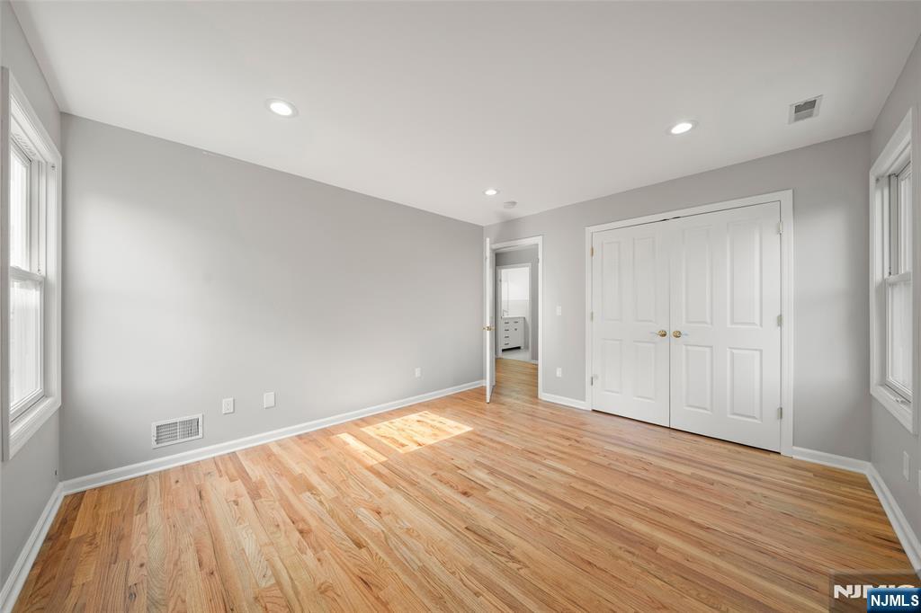 15 Laurel Avenue — photo 23
