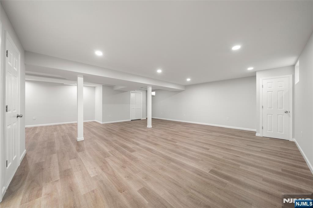 15 Laurel Avenue — photo 28