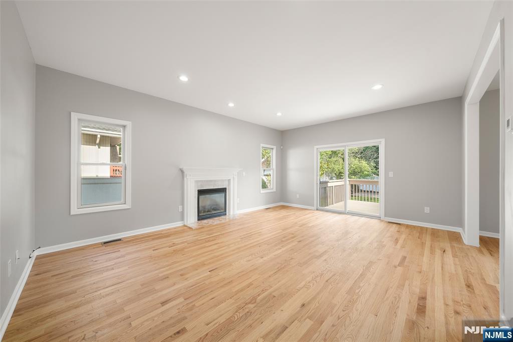 15 Laurel Avenue — photo 10
