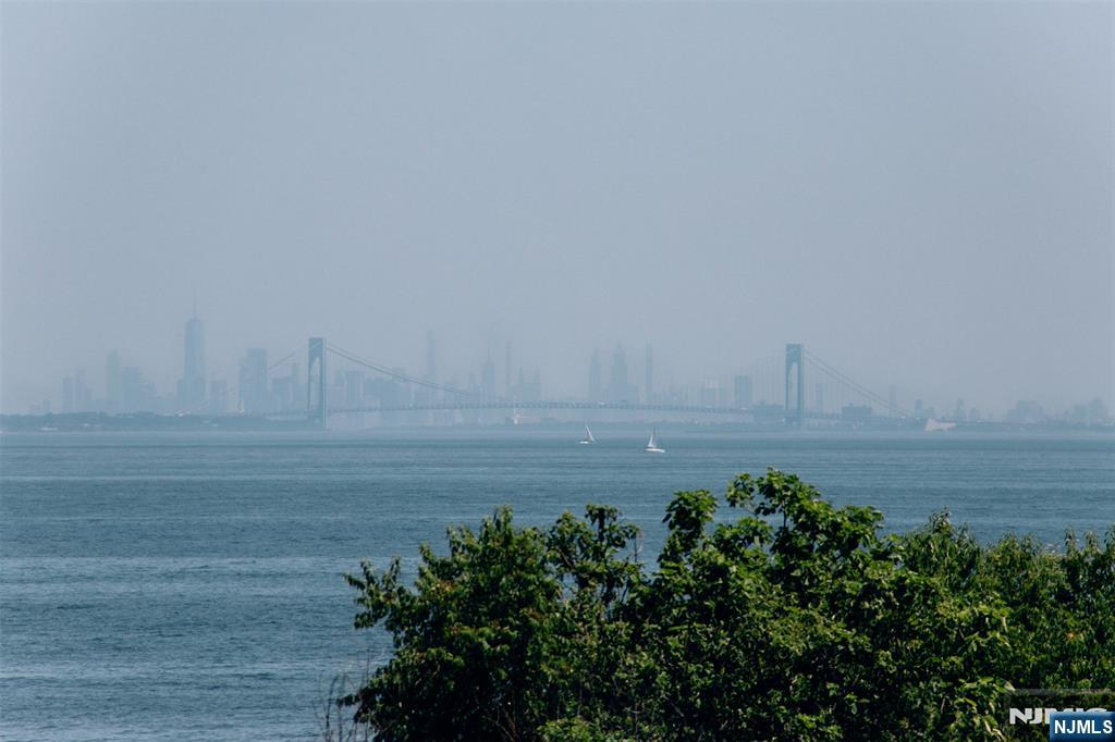 95 Seabreeze Avenue — photo 7