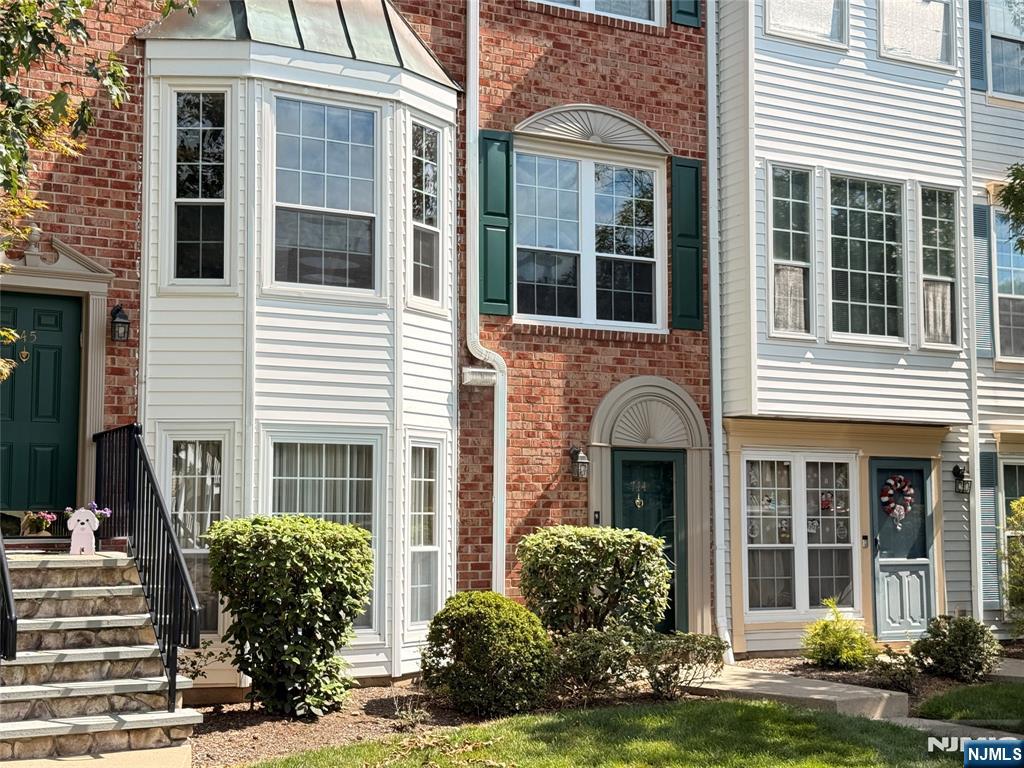 744 Pepperidge Road - Photo 4