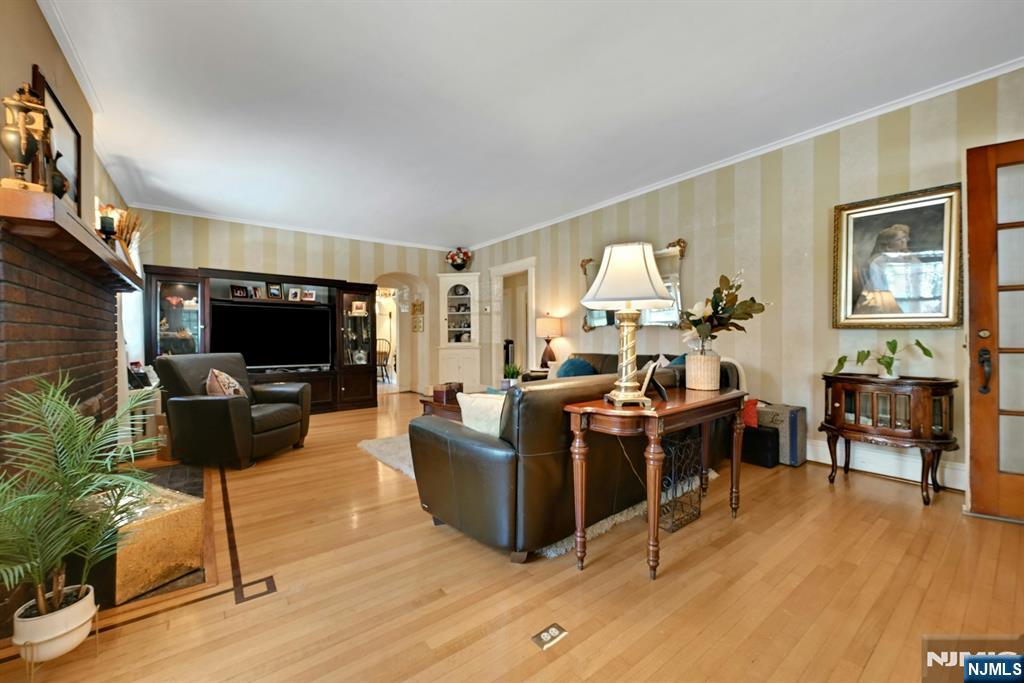 111 Van Winkle Avenue - Photo 3