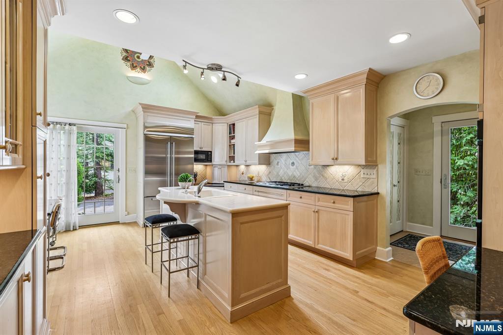 86 Walthery Avenue — photo 12