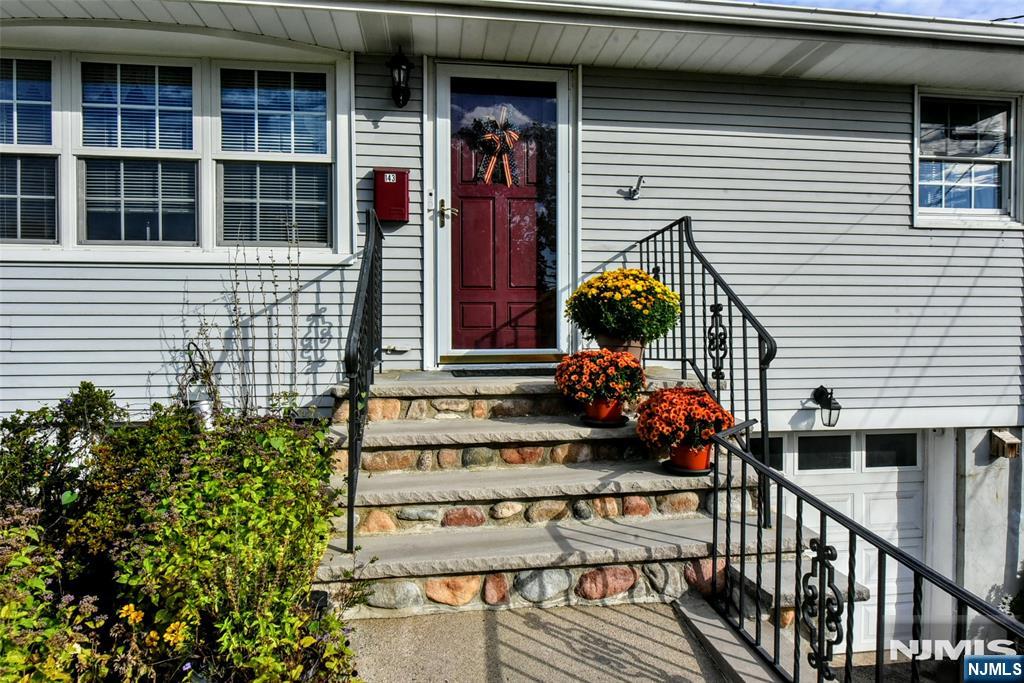 143 Manhattan Avenue - Photo 3