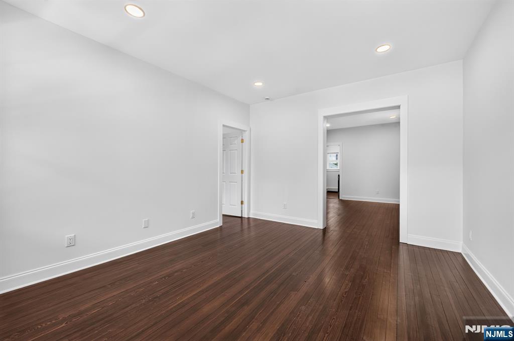 Homes for sale in Wallington, NJ | 289 Hathaway St, Wallington, NJ 07057 | MLS# 26026424
