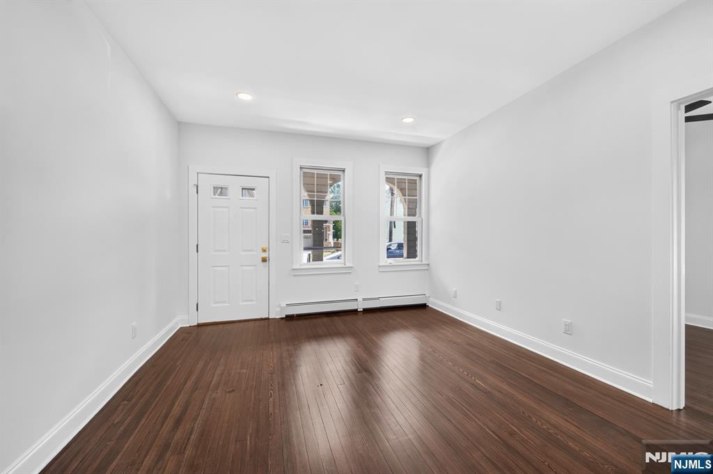 Homes for sale in Wallington, NJ | 289 Hathaway St, Wallington, NJ 07057 | MLS# 26026424