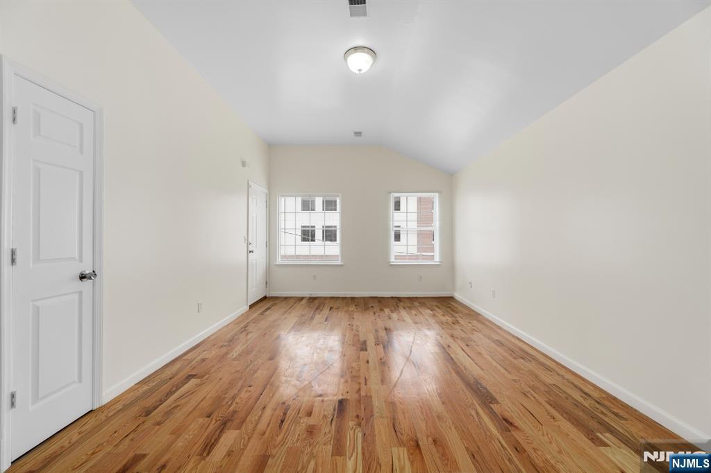 45 Orient Avenue 2 - Photo 4