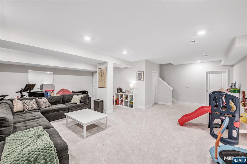 62 Gerhard Place — photo 34