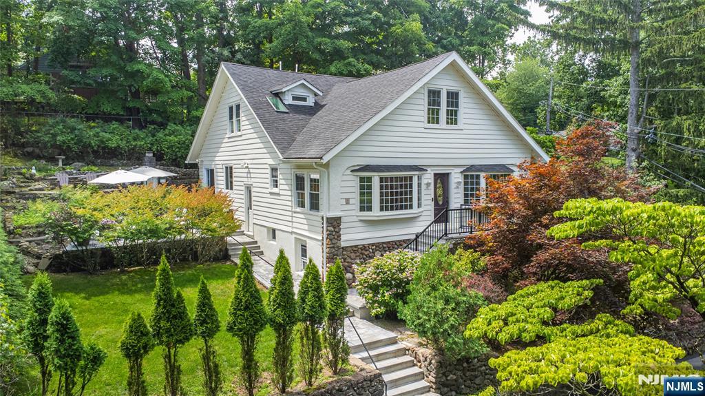 8 Birchwood, North Caldwell NJ — listing photo