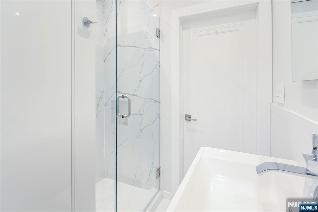 8 Birchwood — photo 17