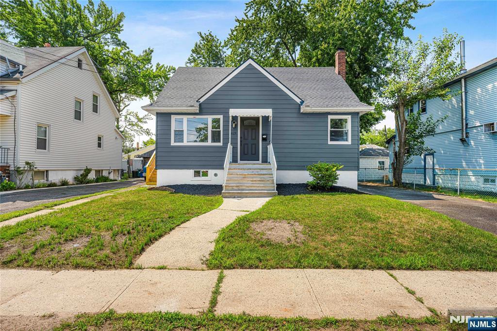 Homes for sale in Roselle, NJ | 429 Wheatsheaf Rd, Roselle, NJ 07203 | MLS# 26026491
