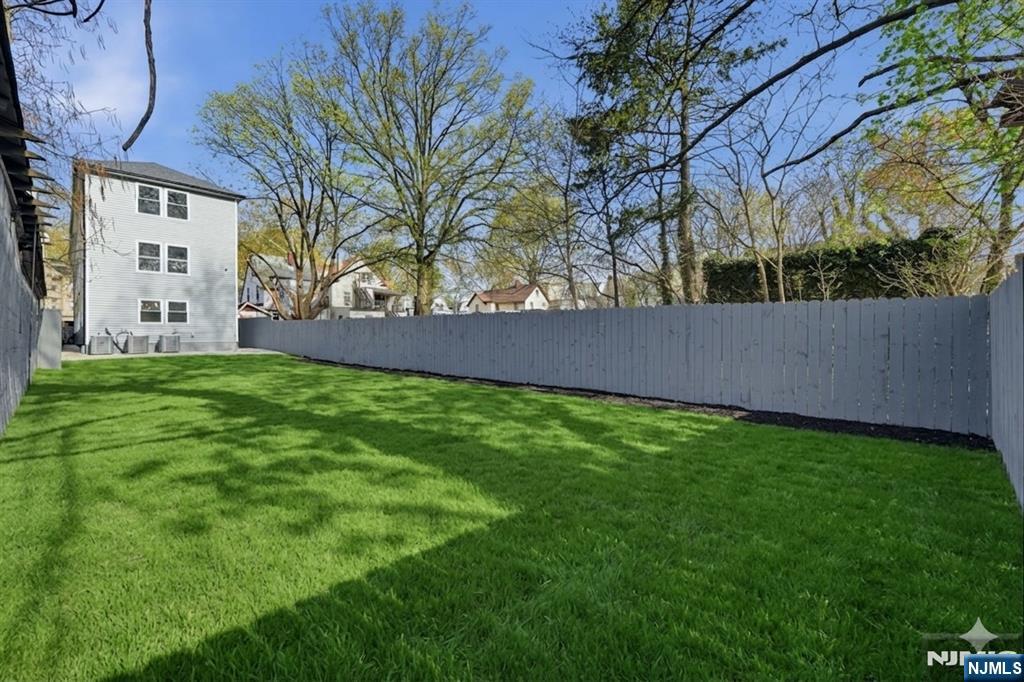 134 Shepard Avenue — photo 32