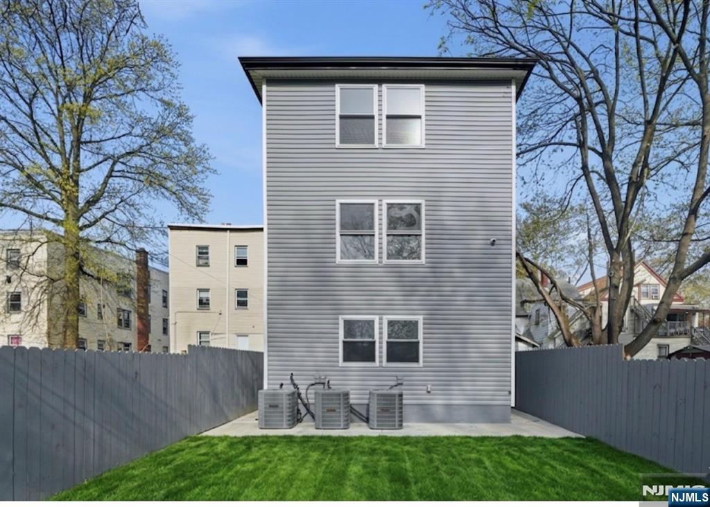 134 Shepard Avenue — photo 33